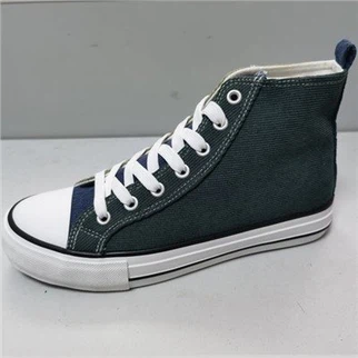 Damskie buty o wysokim kroju